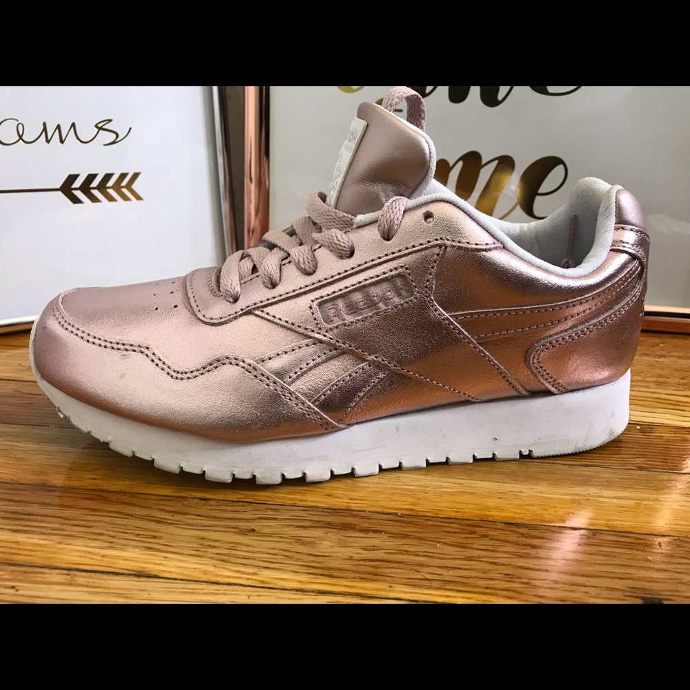 Rose Gold Reebok’s size 7.5 - Picture 4 of 4